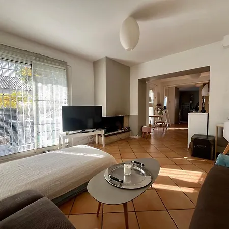 Apartment Jardin Piscine Proche Centre-ville 10 Mn Des Plages